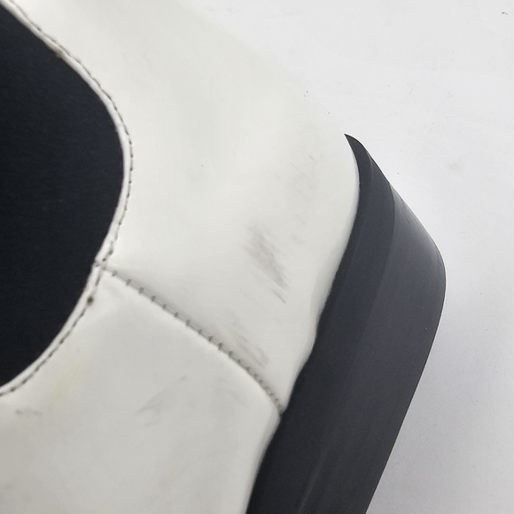 Jeffrey Campbell Emry Chelsea Boots Pointed Toe Side Panel White Leather Size 6 - Picture 13 of 16